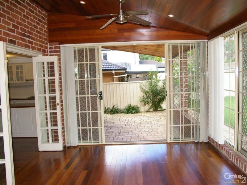 6 Kiernan Crescent, Abbotsbury NSW 2176