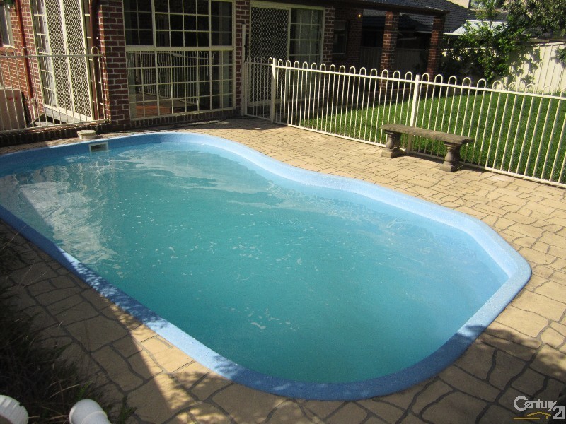 6 Kiernan Crescent, Abbotsbury NSW 2176