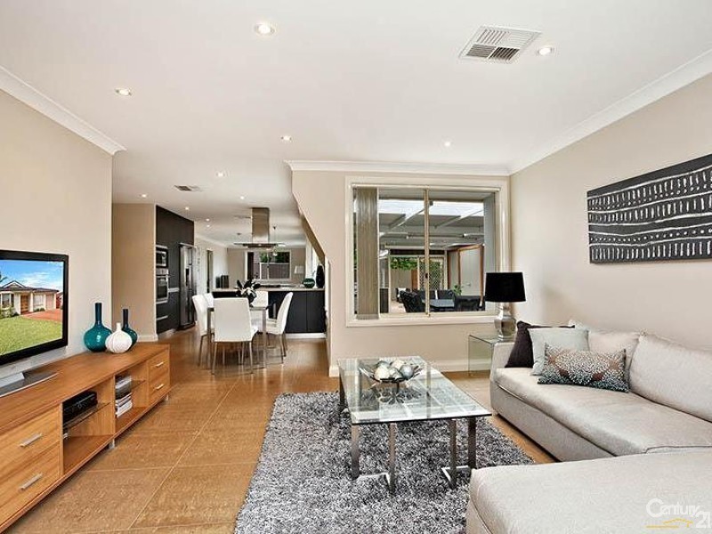 4 Glenton Street, Abbotsbury NSW 2176