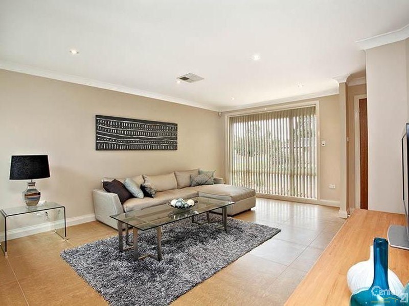 4 Glenton Street, Abbotsbury NSW 2176