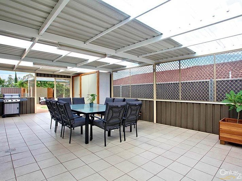 4 Glenton Street, Abbotsbury NSW 2176