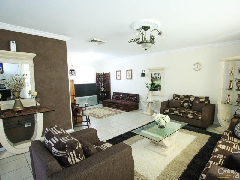 2 Wheller Street, Bossley Park NSW 2176