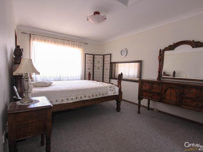 2 Wheller Street, Bossley Park NSW 2176