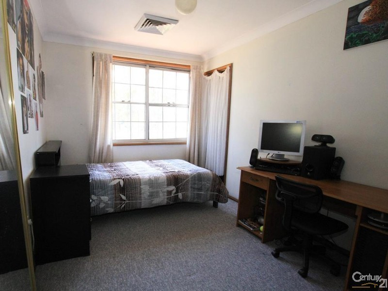 2 Wheller Street, Bossley Park NSW 2176