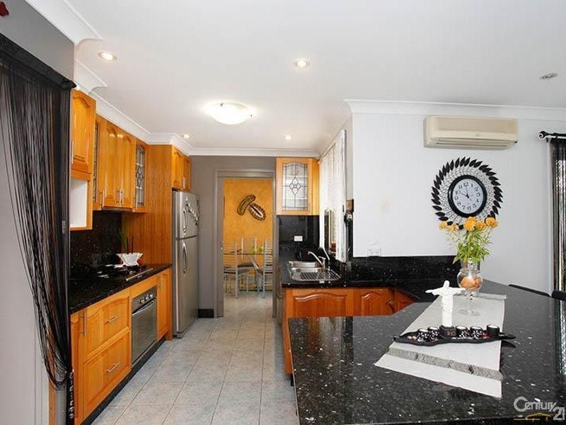 Edensor Park NSW 2176