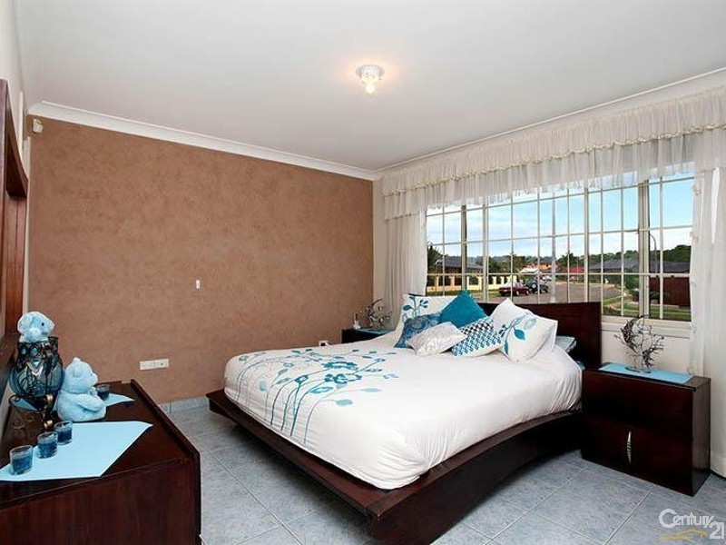 Edensor Park NSW 2176