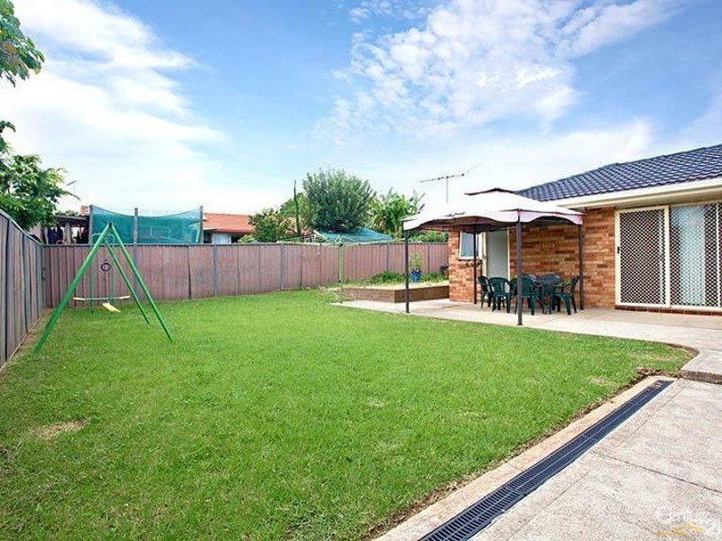 Edensor Park NSW 2176