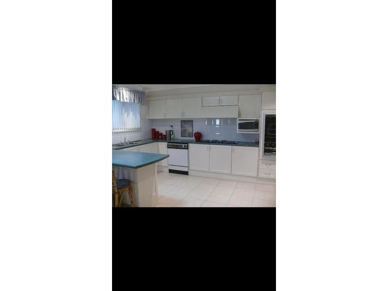 34 Dalpra Cres, Bossley Park NSW 2176