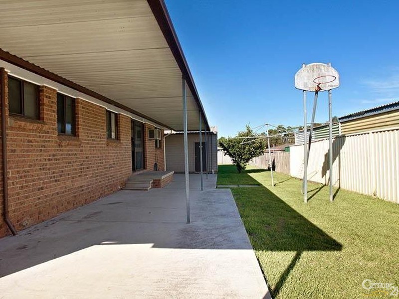 12 Apache Road, Bossley Park NSW 2176