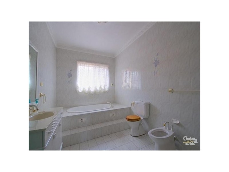 2 Sheoak Place, Bossley Park NSW 2176