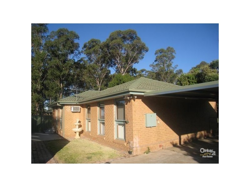 10 Kemmel Pl, Bossley Park NSW 2176