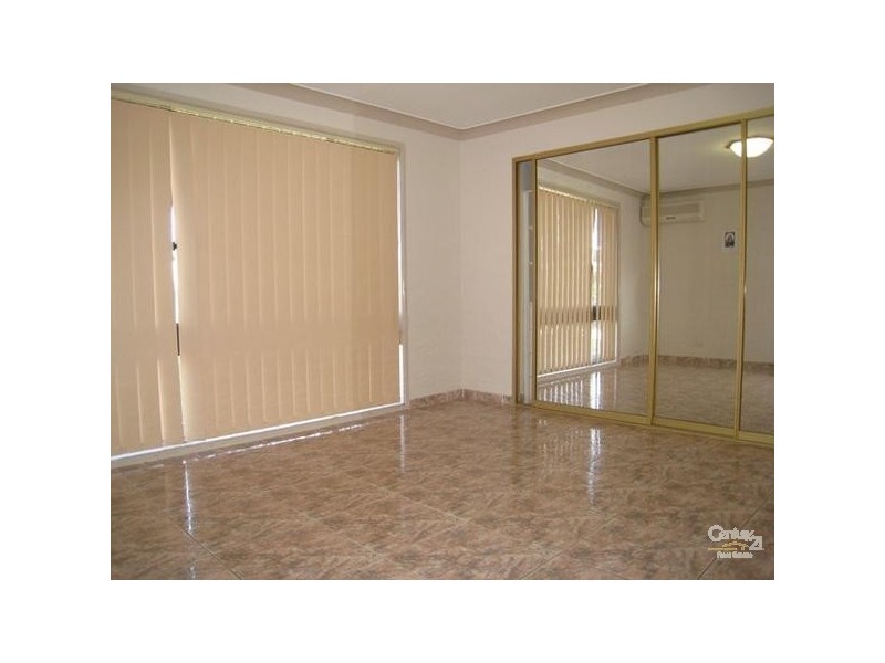 4 Natchez Cres, Greenfield Park NSW 2176