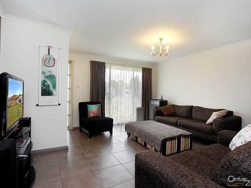 9 Mammone Close, Edensor Park NSW 2176