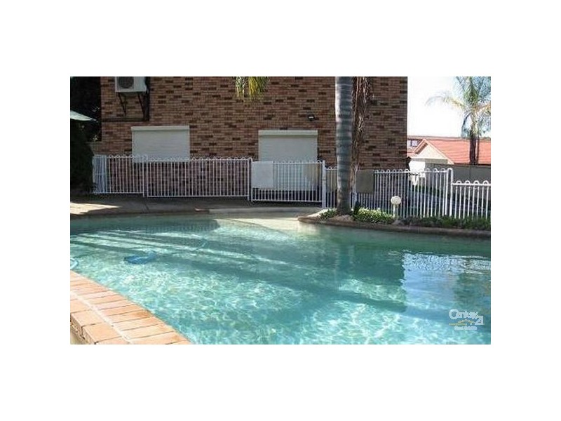 12 Franklin Place, Bossley Park NSW 2176