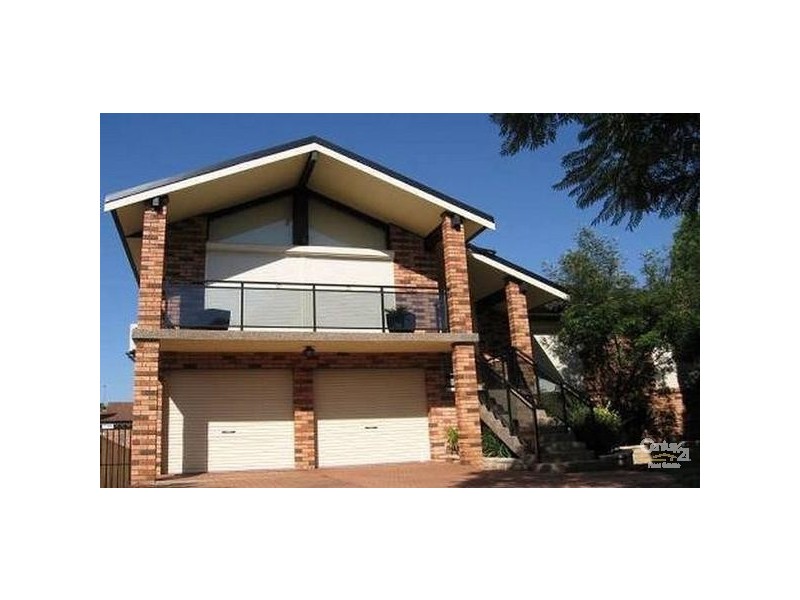 12 Franklin Place, Bossley Park NSW 2176