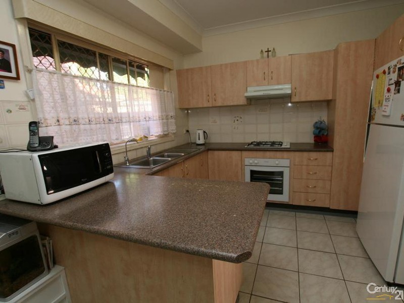 Edensor Park NSW 2176