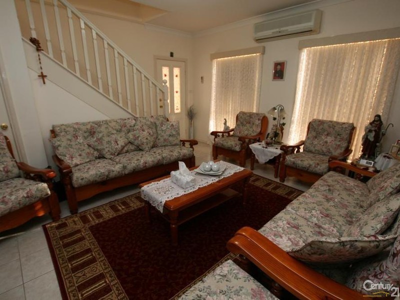 Edensor Park NSW 2176