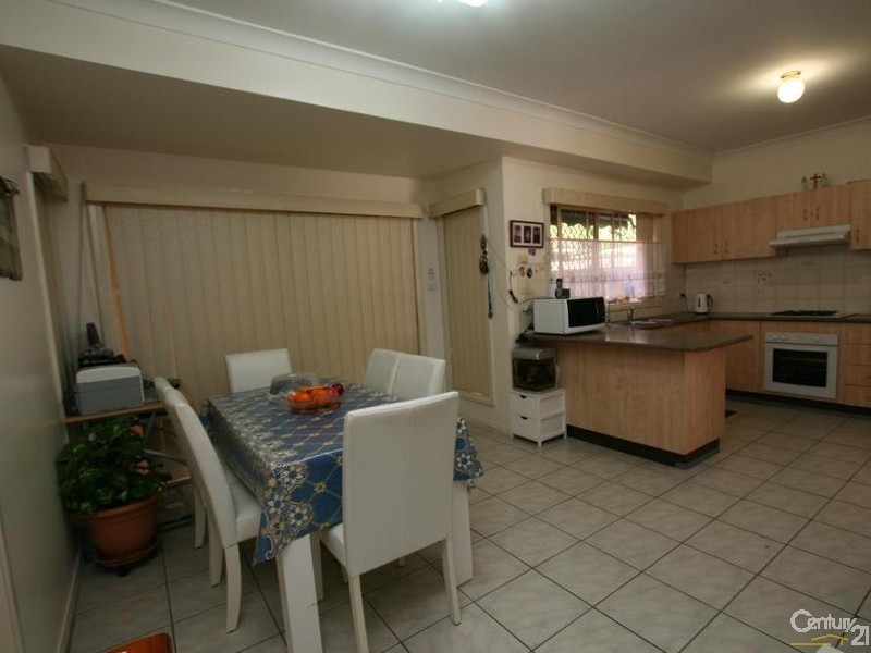 Edensor Park NSW 2176