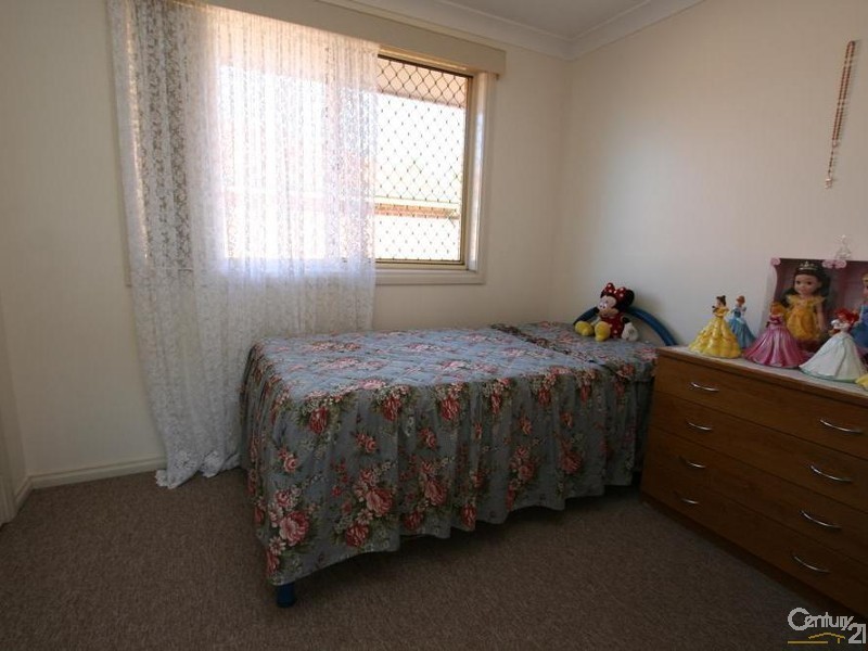 Edensor Park NSW 2176