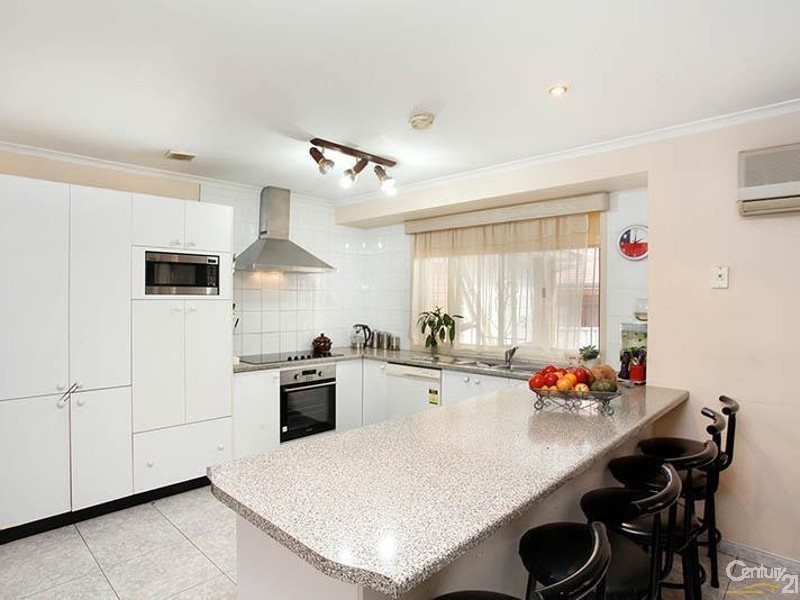 Edensor Park NSW 2176
