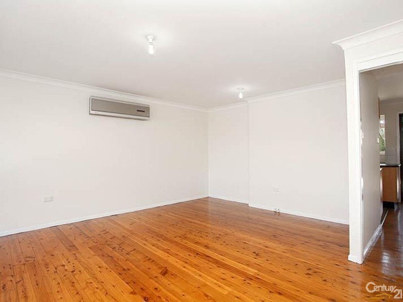 10 Moonbi Close, Greenfield Park NSW 2176