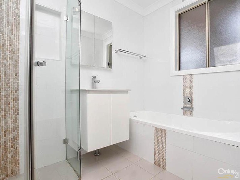 10 Moonbi Close, Greenfield Park NSW 2176