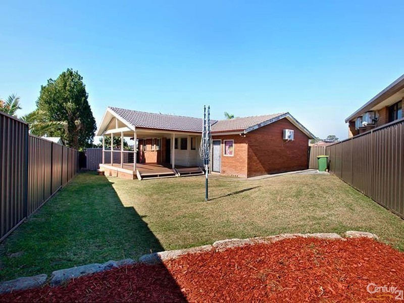 10 Moonbi Close, Greenfield Park NSW 2176