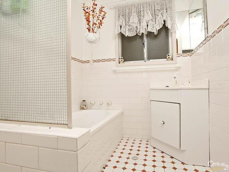 62 Sartor Crescent, Bossley Park NSW 2176