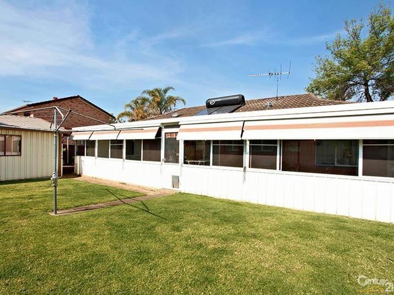 62 Sartor Crescent, Bossley Park NSW 2176
