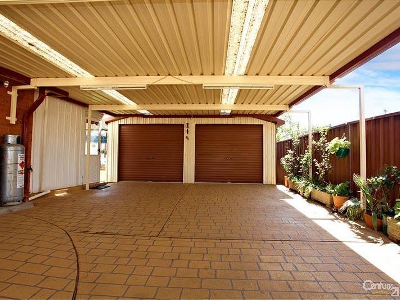 62 Sartor Crescent, Bossley Park NSW 2176