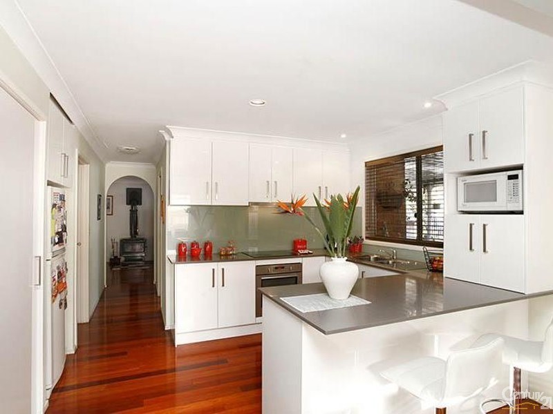 68 Tallowood Crescent, Bossley Park NSW 2176