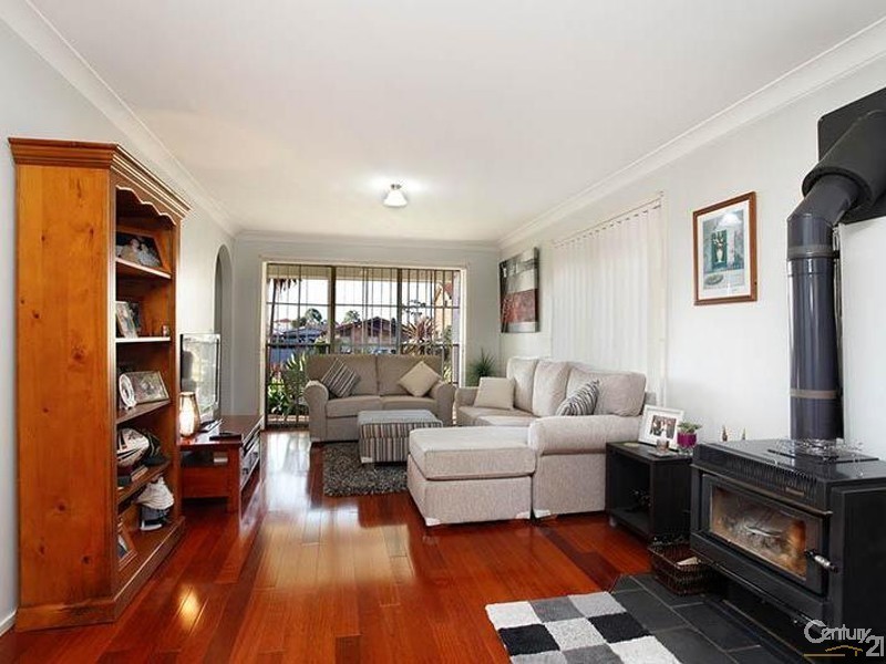 68 Tallowood Crescent, Bossley Park NSW 2176