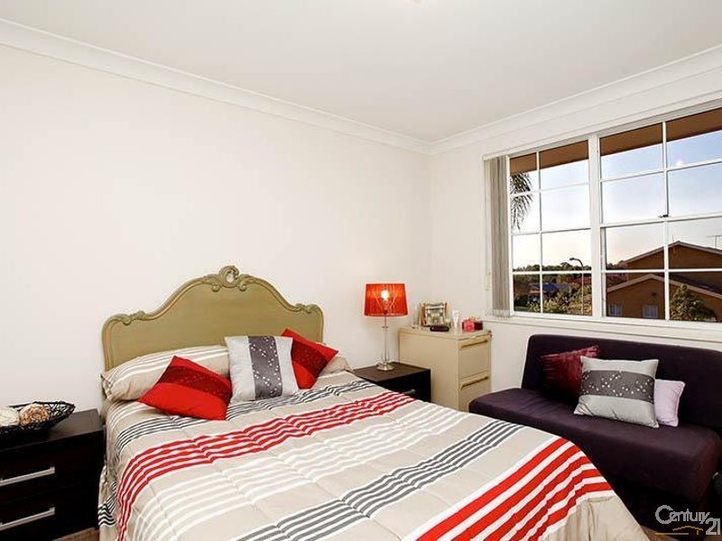 68 Tallowood Crescent, Bossley Park NSW 2176