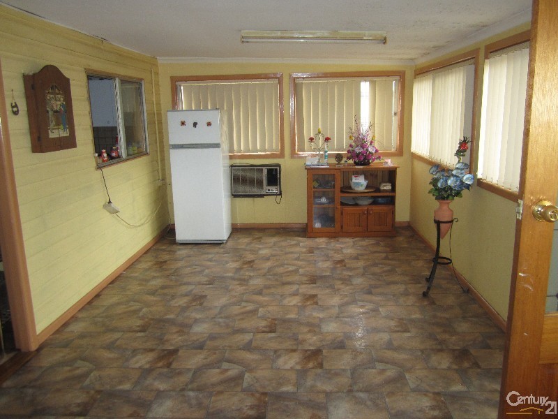 6 Malabar Street, Fairfield NSW 2165