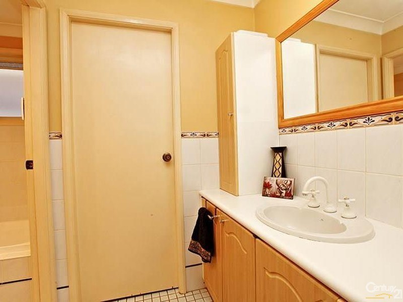 26 Jasnar Street, Greenfield Park NSW 2176