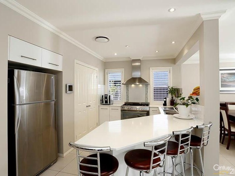 10 Clarke Close, Prairiewood NSW 2176