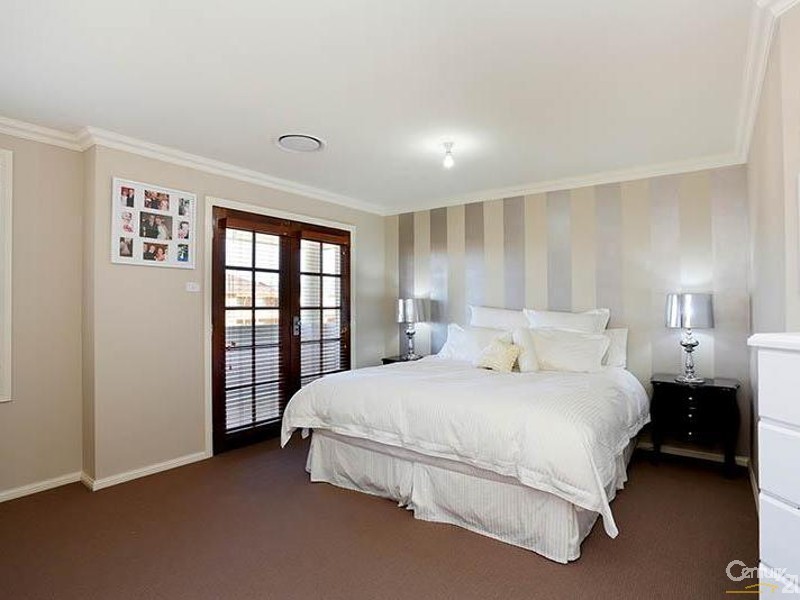 10 Clarke Close, Prairiewood NSW 2176