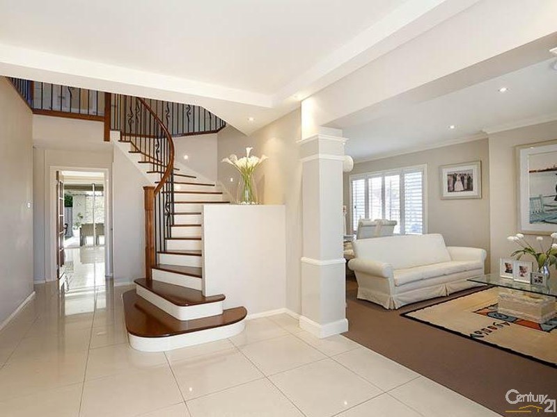 10 Clarke Close, Prairiewood NSW 2176