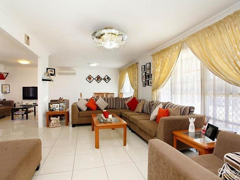 2 Newcastle Street, Wakeley NSW 2176