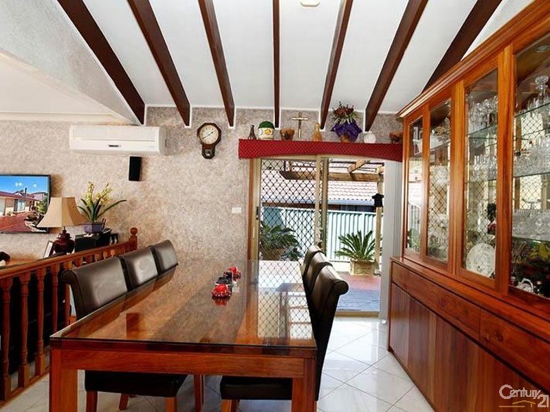 15 Franklin Place, Bossley Park NSW 2176