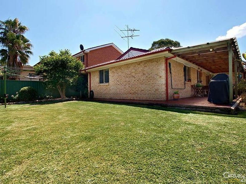 15 Franklin Place, Bossley Park NSW 2176