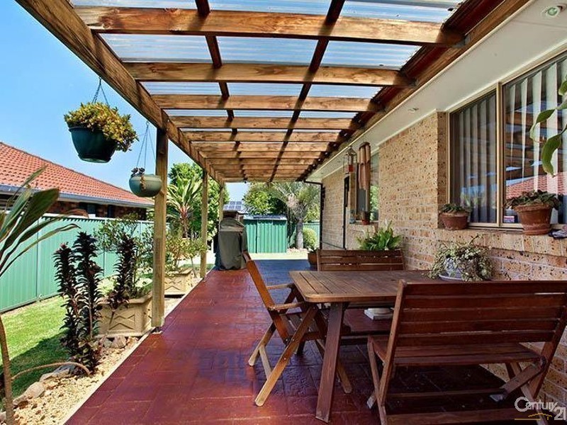 15 Franklin Place, Bossley Park NSW 2176