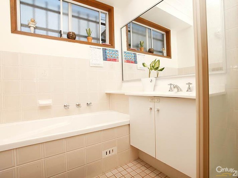 Greenfield Park NSW 2176