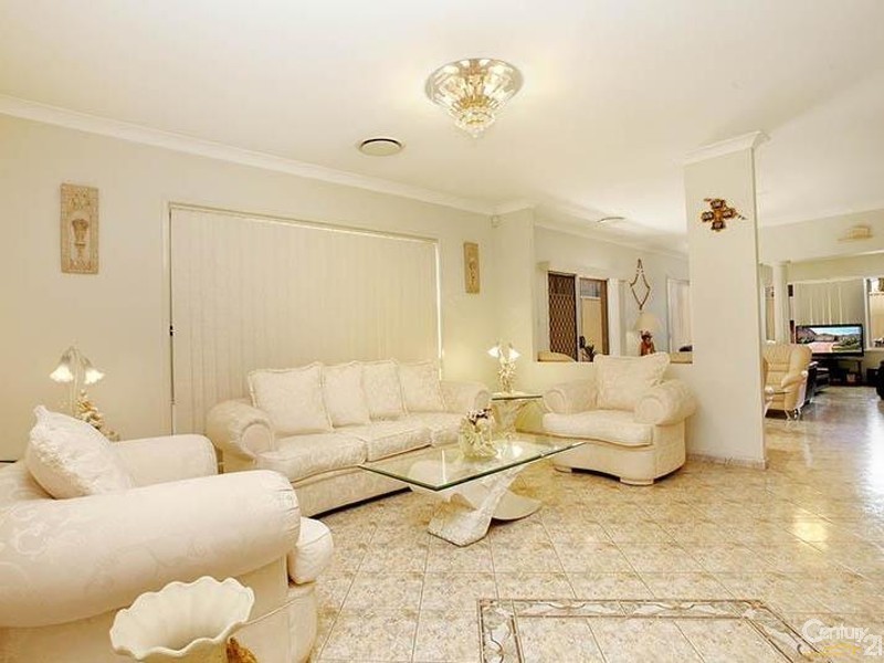 7 Badger Place, Green Valley NSW 2168