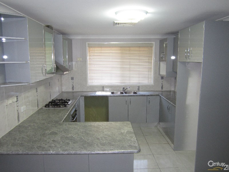 14 Glen Elgin Crescent, Edensor Park NSW 2176
