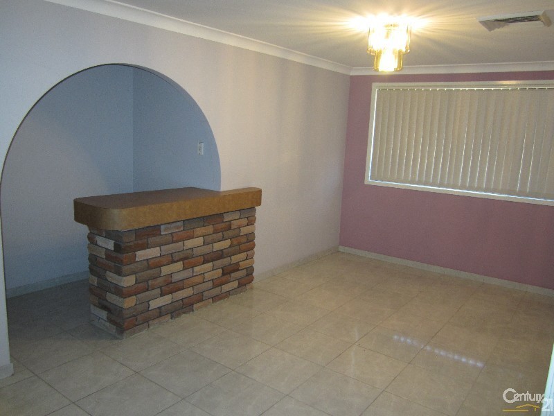 14 Glen Elgin Crescent, Edensor Park NSW 2176