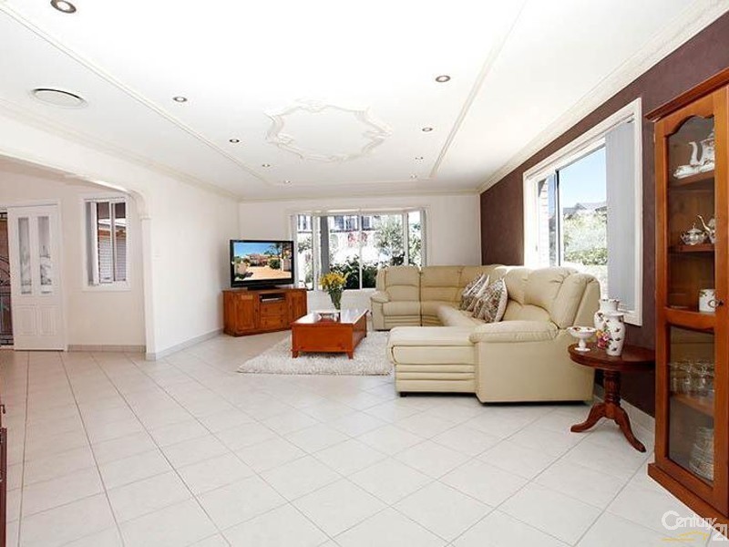 1 Bernoth Place, Edensor Park NSW 2176