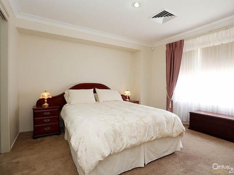 9 Seidel Place, Abbotsbury NSW 2176