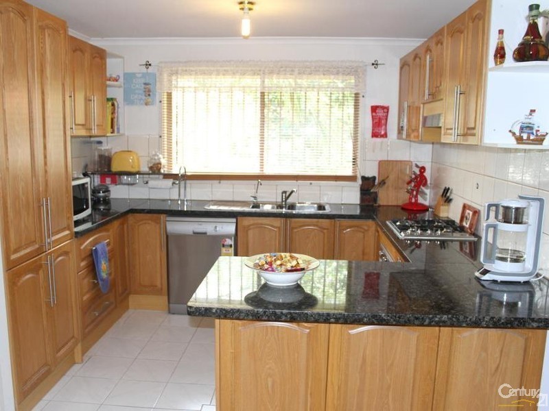 3 Opal Place, Bossley Park NSW 2176