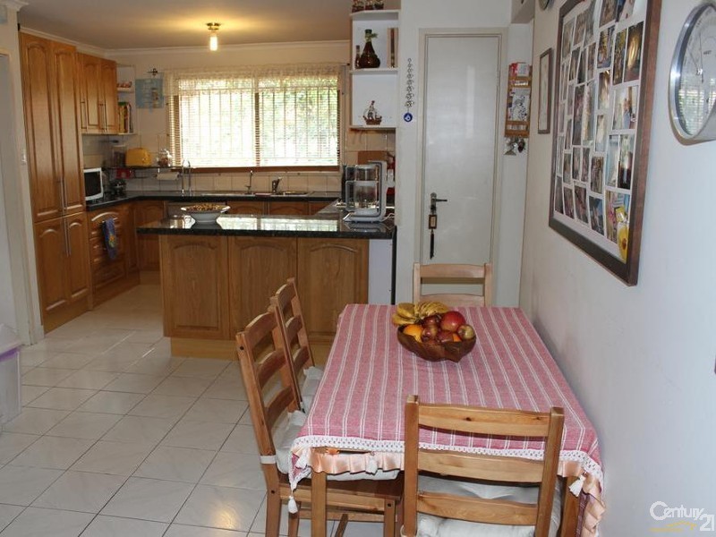 3 Opal Place, Bossley Park NSW 2176